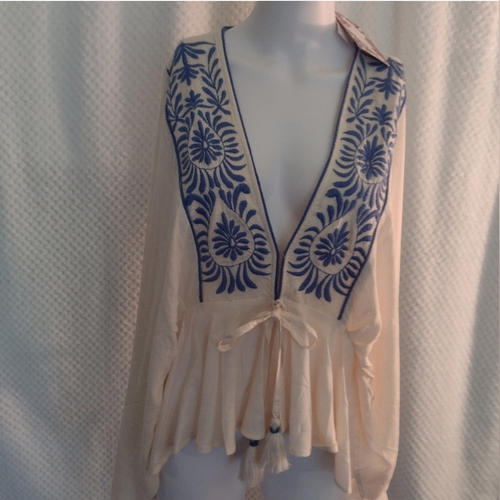Band of the Free-  Retro Boho Ecru Pheasant Blouse Embroidery- NWT- medium